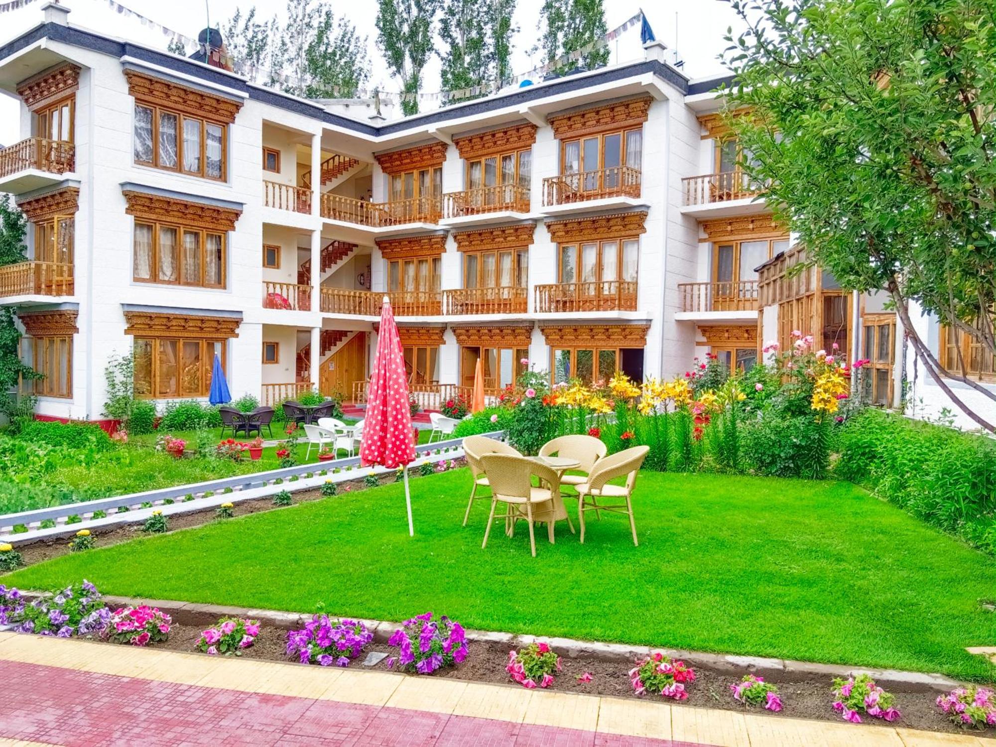 Kidar Hotel เลห์ ภายนอก รูปภาพ